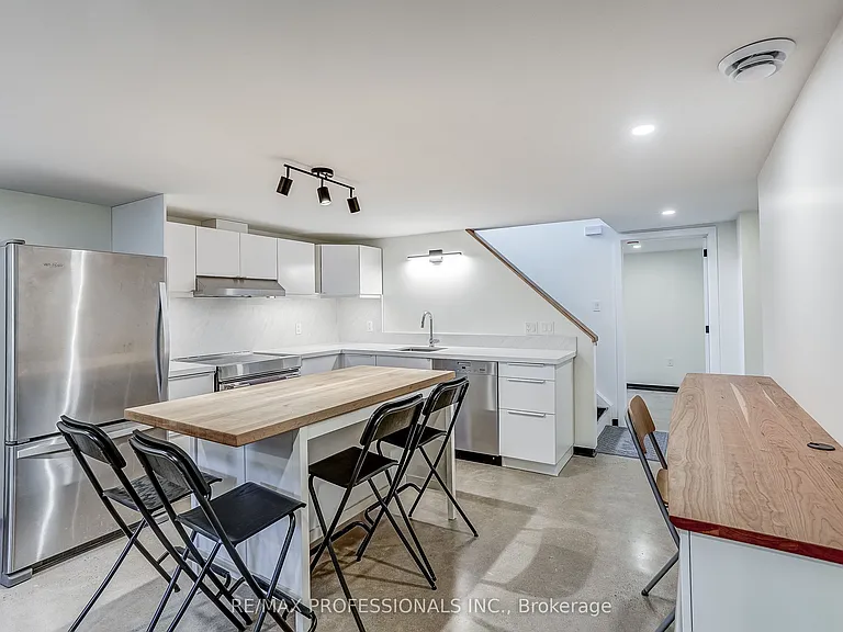 9 Cashman Cres #BASEMENT — Photo 13