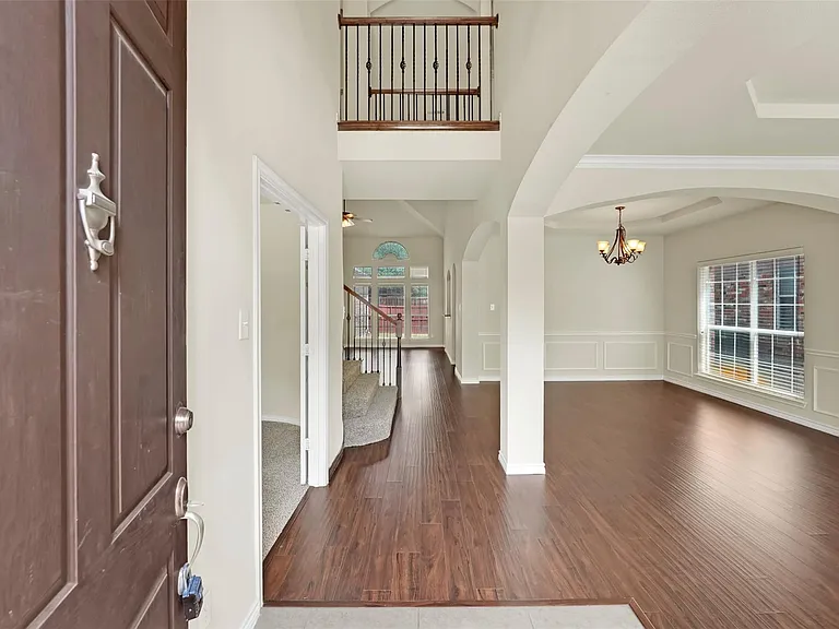10438 Coach House Ln — Photo 29