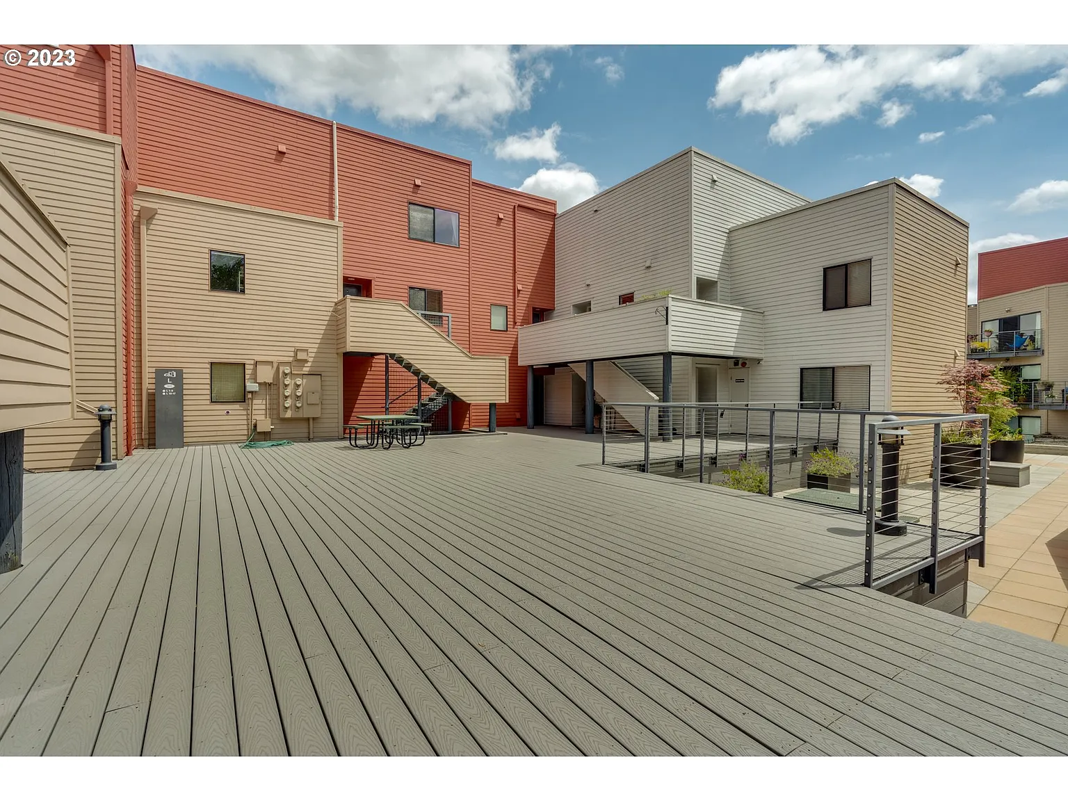 940 NW Naito Pkwy APT L8 photo 1