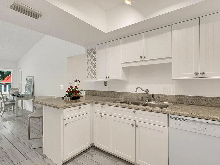 3824 SE Fairway E — Photo 16