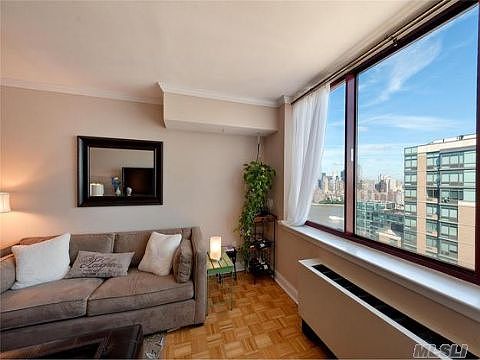 4th image of 4-74 48th Ave Penthouse 1E