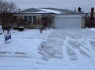 32138 Bradner Dr, Warren, MI 48088