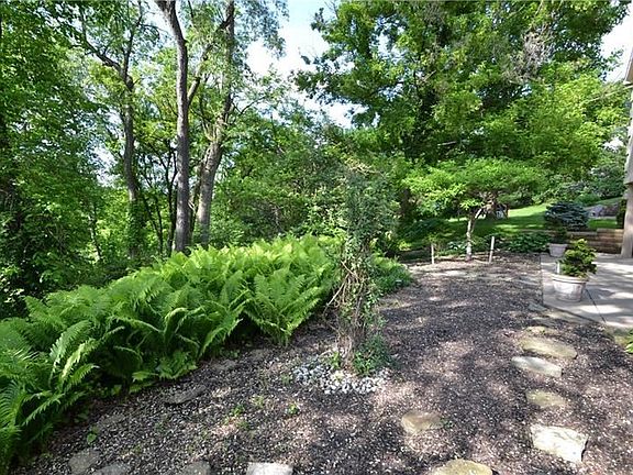 3rd image of 214 Vernon Dr