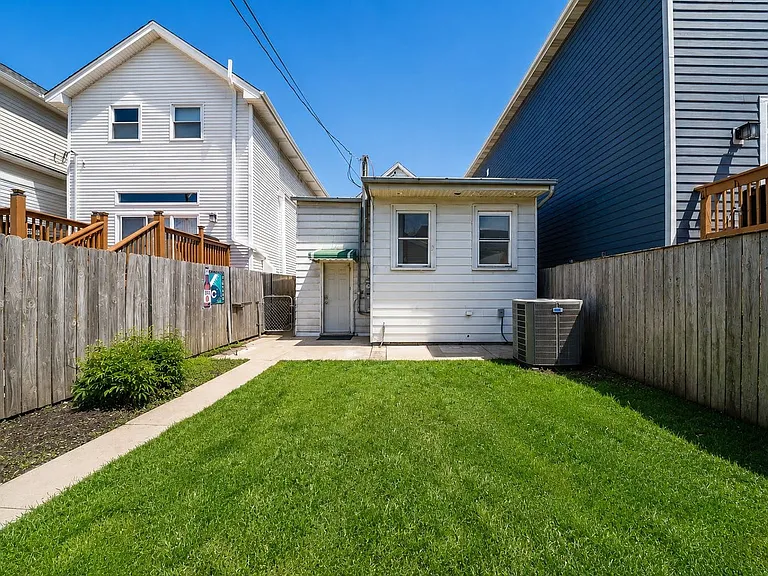 2642 N California Ave #1 — Photo 7