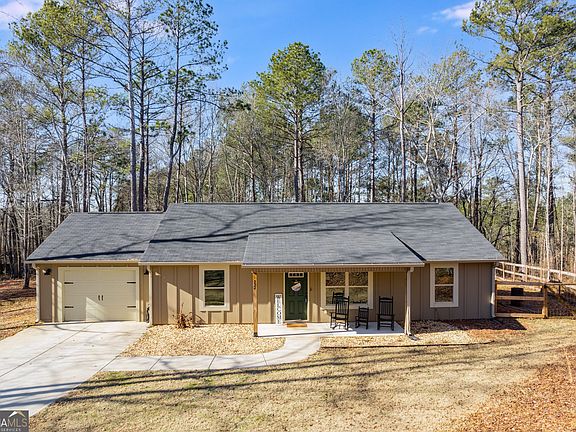 2nd image of 132 Pinnacle Way