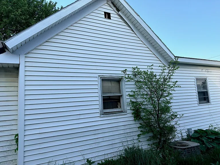 521 W Franklin St — Photo 11