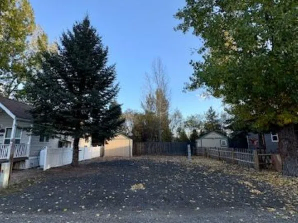 514 N Sawyer St #F49, Cascade, ID 83611