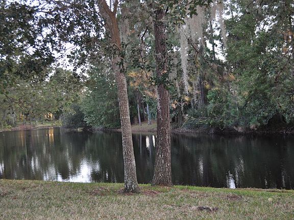 3rd image of 5044 Shoreline Cir