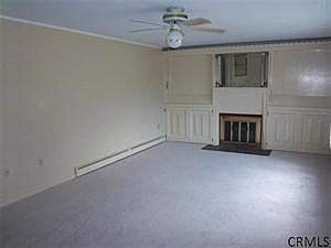 4th image of 14 Linden St