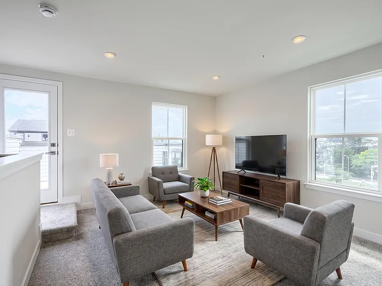 2024 Bolton St — Photo 18