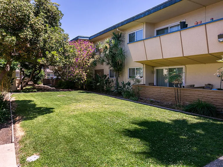 Solaris Apartments — Photo 18