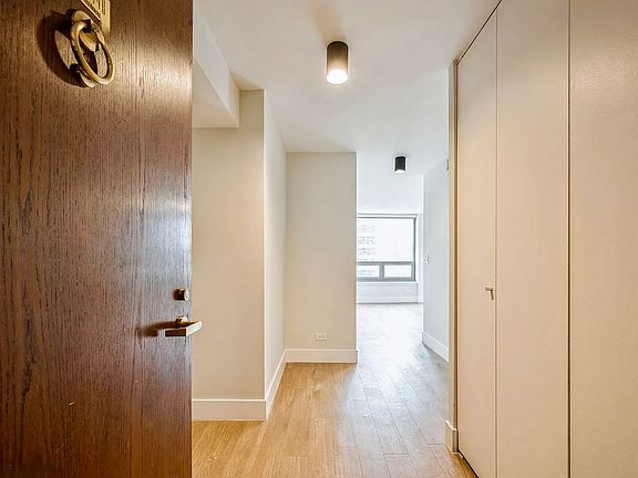 2nd image of 440 N Wabash Ave #1311
