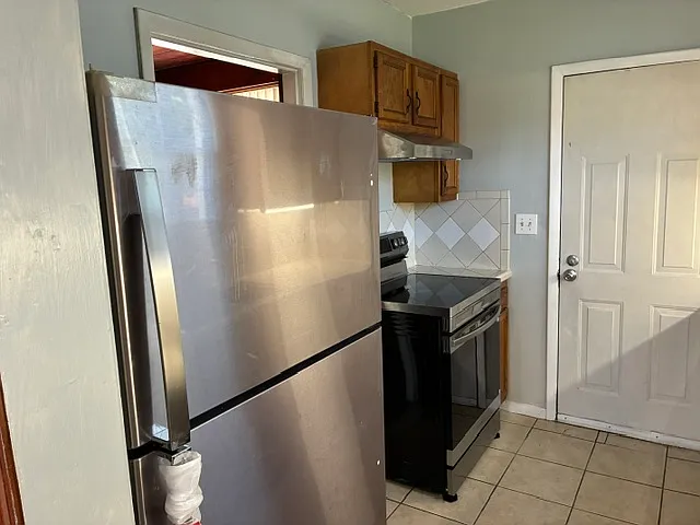8034 Wakefield Ave — Photo 20