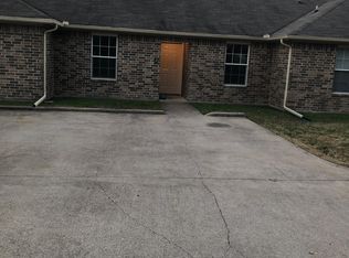 811 Kaufman St APT 2, Waxahachie, TX