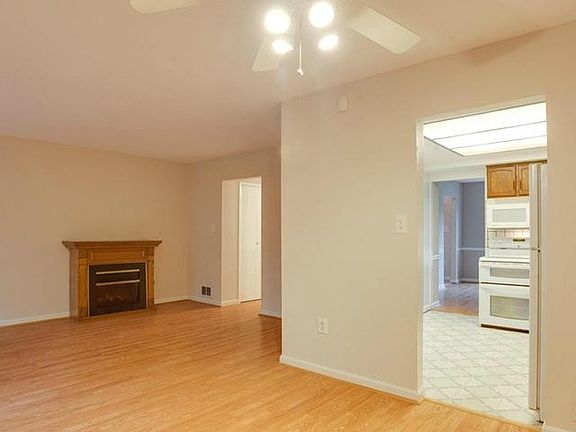5th image of 211 Greenfield Ct