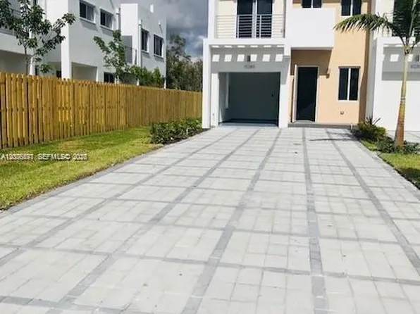 10289 NW 72nd Ter, Doral, FL 33178