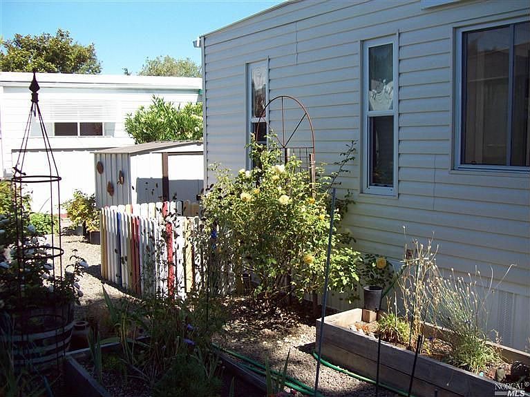 2nd image of 97 Buckwood Pl
