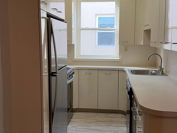 2nd image of 1827 67th St Unit 1