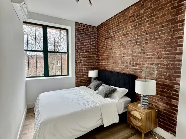 16 Howard Avenue image 1 of 9