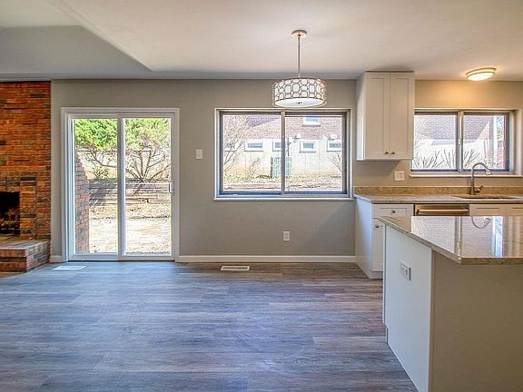 5th image of 202 Renaldo Dr