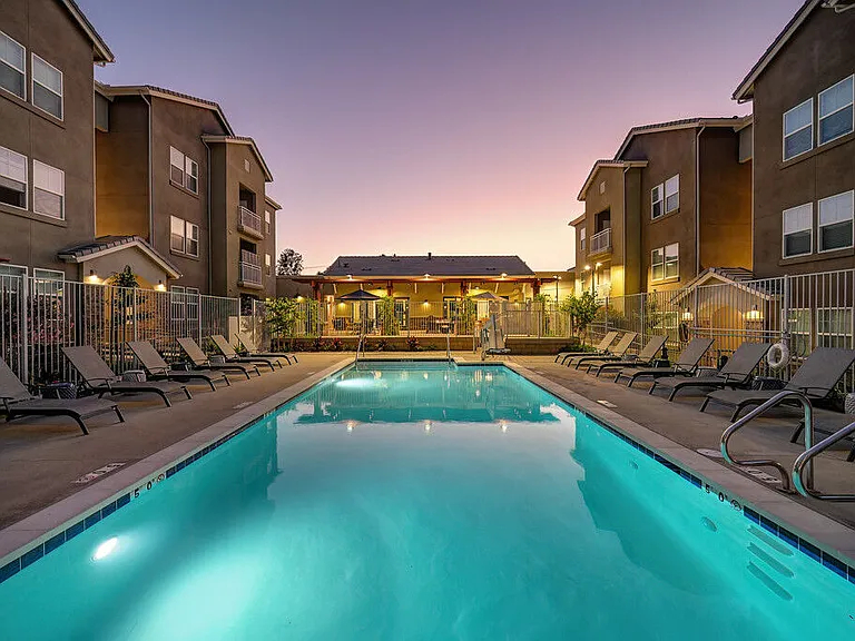 Vela Apartments — Photo 57