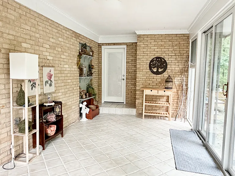 1430 Carrington Ln — Photo 37