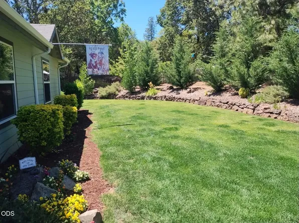 423 E Glenwood St, Grants Pass, OR 97527