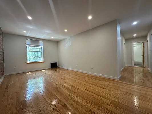 Rented by Sovereign Associates | media 2