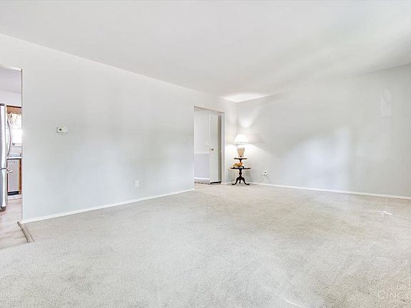 5th image of 913 Brookwood Dr