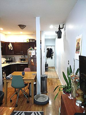 2nd image of 706 Amsterdam Ave Front 1N