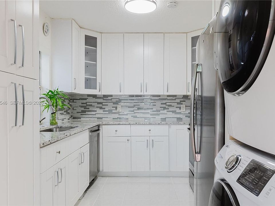 1st image of 1482 Springside Dr #1482