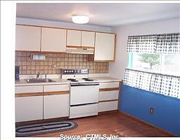 5th image of 31 Chelsea Ln