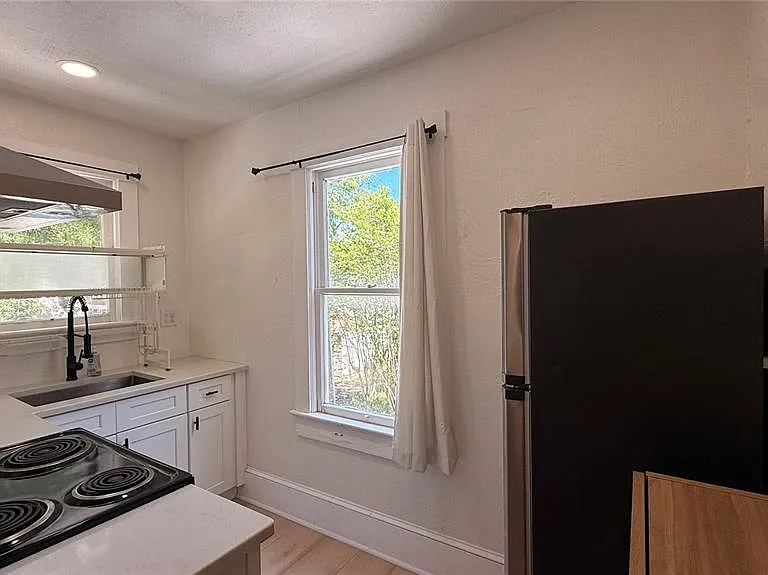 905 Jones St — Photo 21