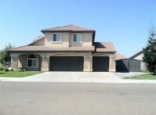 1532 Taylor Ln, Madera, CA 93637