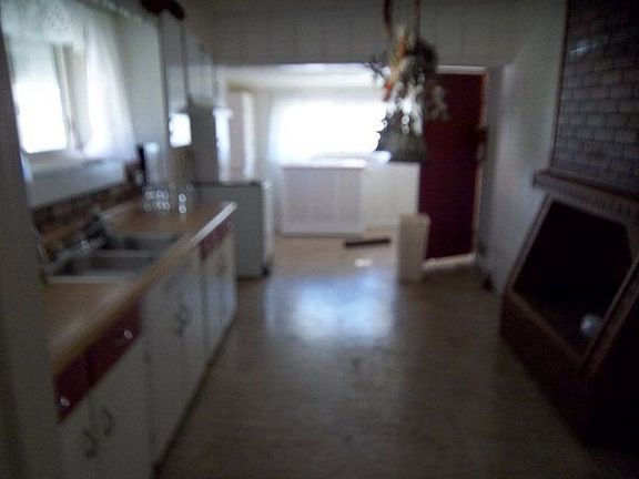 3rd image of 105 N Brownell St