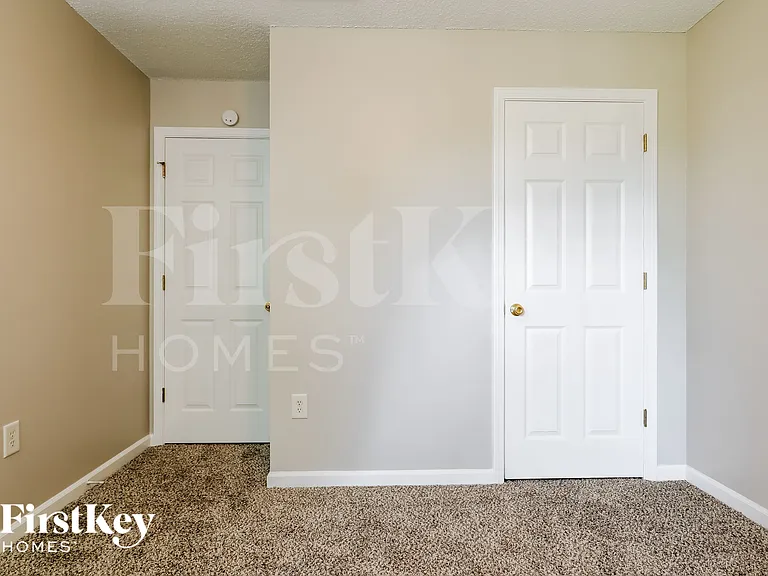 1046 Preserve Ln — Photo 14