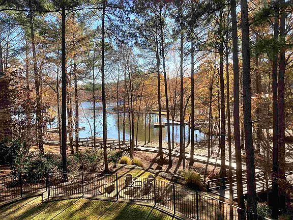 5th image of 1041 Lake Club Vw