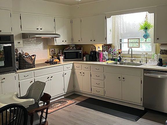 5th image of 1506 17th Ave SW