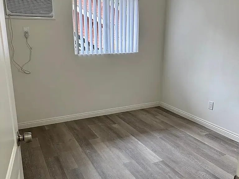Penn Apartments — Photo 10