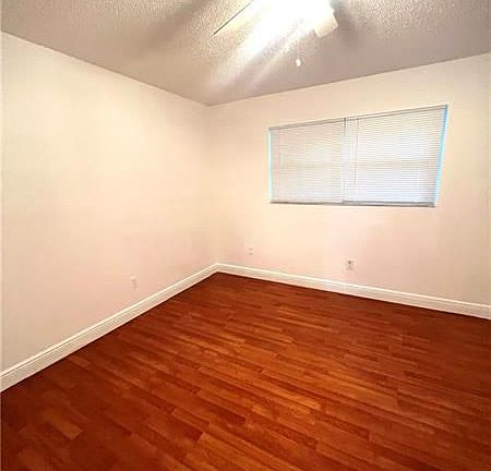 3rd image of 810 SE 18th St #6
