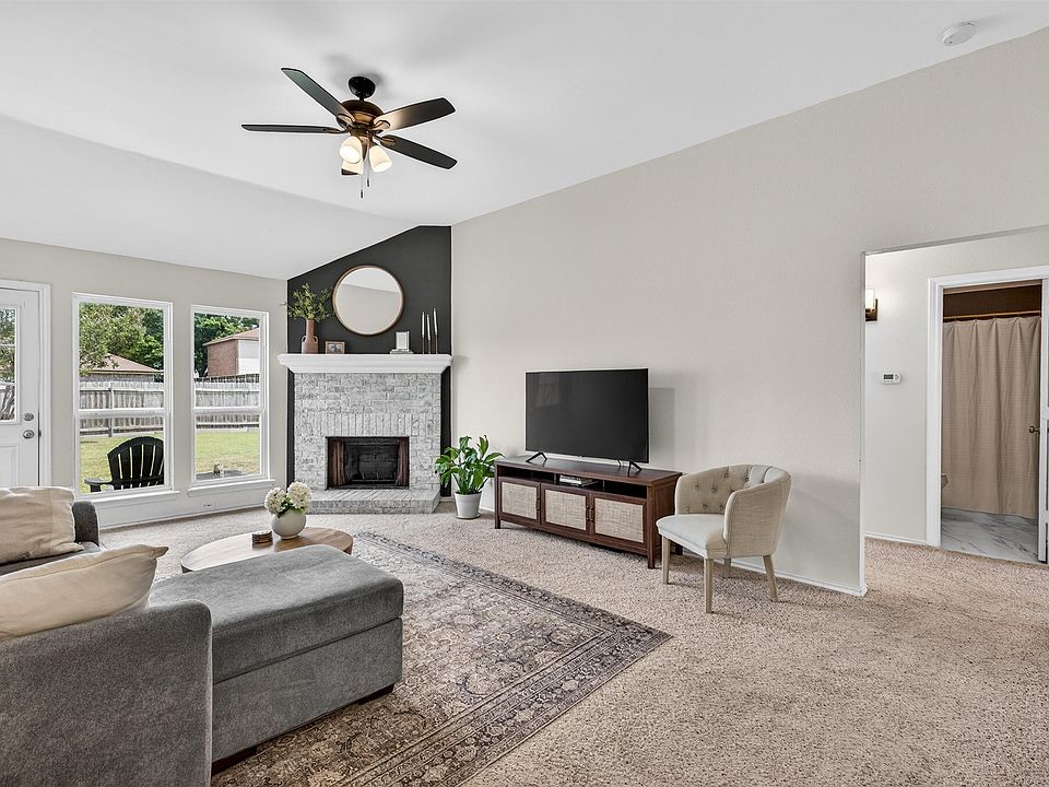 1st image of 1111 Old Knoll Dr