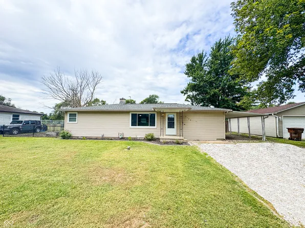 6782 N Wahoo Tree St, Terre Haute, IN 47805