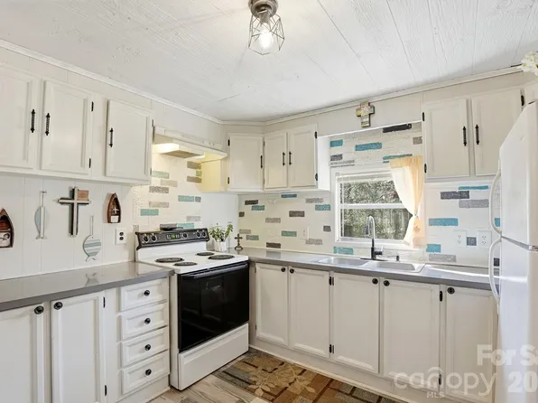 343 Carr Rd, Dallas, NC 28034