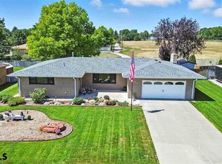 3216 Bluebell Ct, Scottsbluff, NE 69361