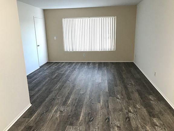 4th image of 2409 W 227th St APT 9