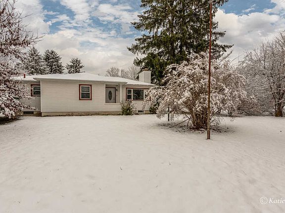 2nd image of 3245 Thorncrest Dr SE