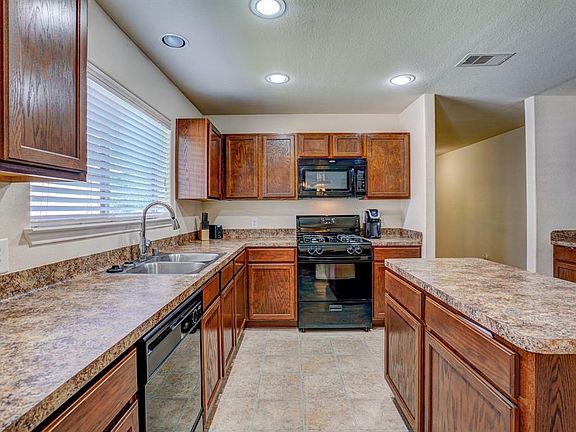 5th image of 21327 Beacon Springs Ln