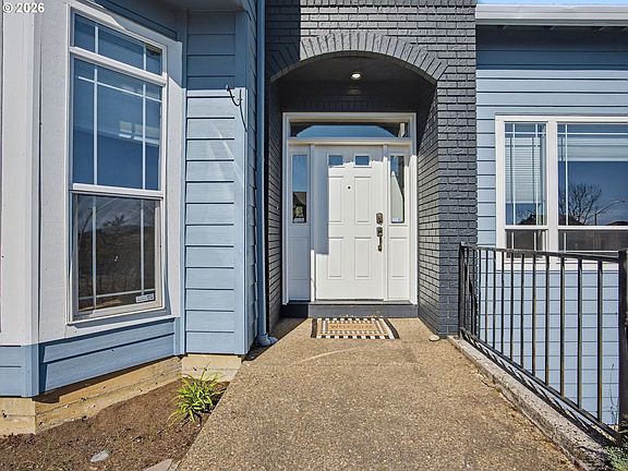 3rd image of 15537 SE Evergreen Dr