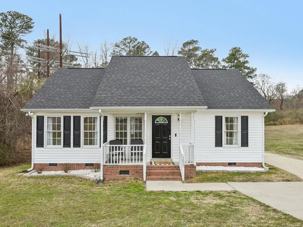 1088 Holly Pointe Dr, Wendell, NC 27591