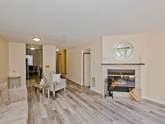 4th image of 61 Abbey Memorial Dr APT 187